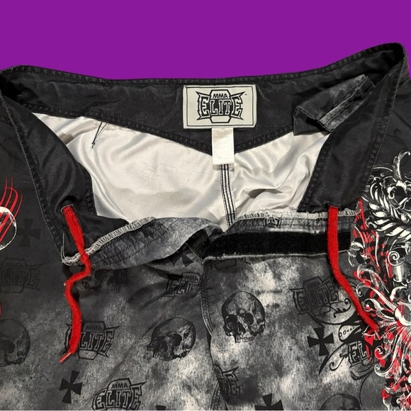 Elite MMA Skull and Cross Shorts - Picture 5 of 5